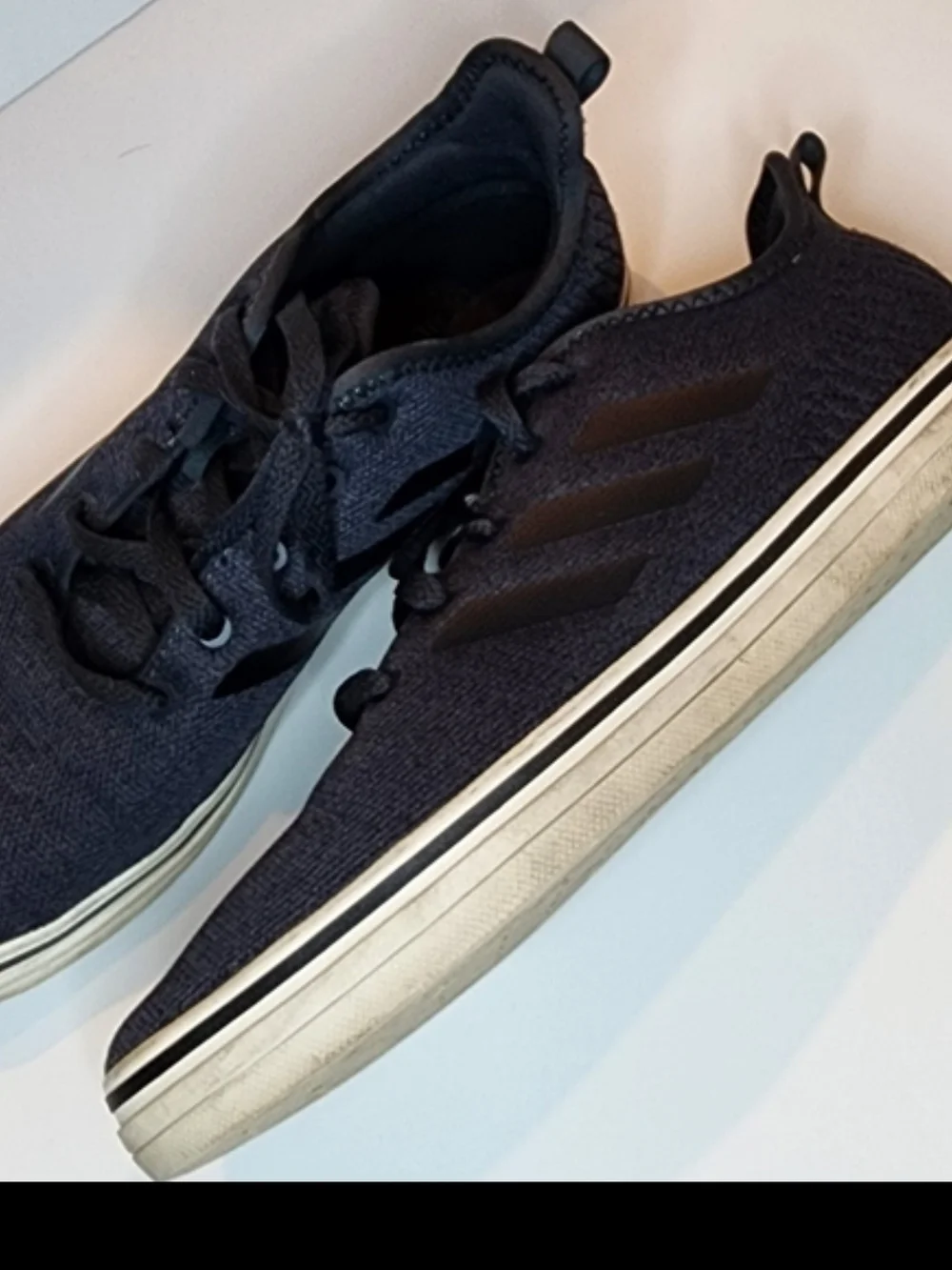 adidas Swift Run Men's Black & White Sneakers US 9.5